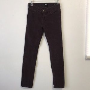 BDG Mid-rise, Cigarette leg, Plum colored Corduroy Pants, size 25